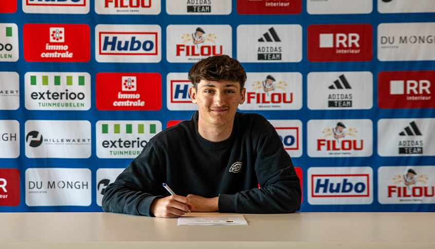 Yorbe Bortier tekent zijn eerste contract bij RKFC!